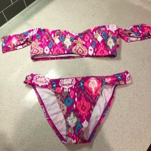Two piece colorful bikini with arm straps